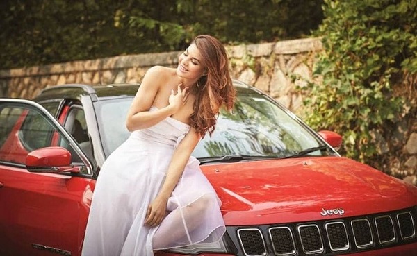 Gorgeous Bollywood Heroin Jacqueline Fernandez With Her Jeep Compass.